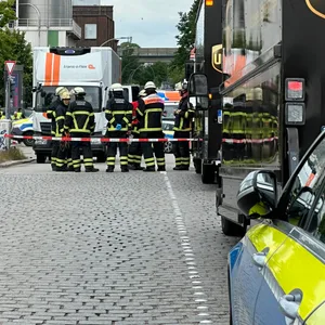 Ein Lkw-Fahrer hat am Dienstag in Hammerbrook einen Radfahrer erfasst und schwer verletzt.