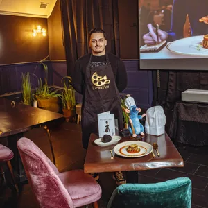 Dragan Selimovic (21) ist Mit-Inhaber des „Eat the Film“ in Eimsbüttel.