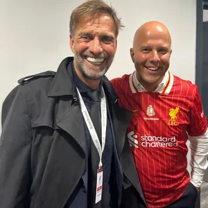 Jürgen Klopp gratuliert seinem Nachfolger Arne Slot