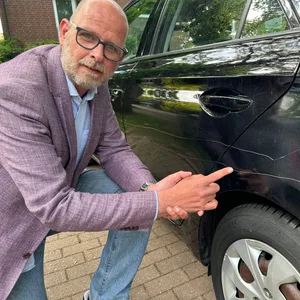 Autohasser zerkratzt im Hamburger Süden seit mehr als zwei Jahren Autos. Ein Opfer spricht in der MOPO.
