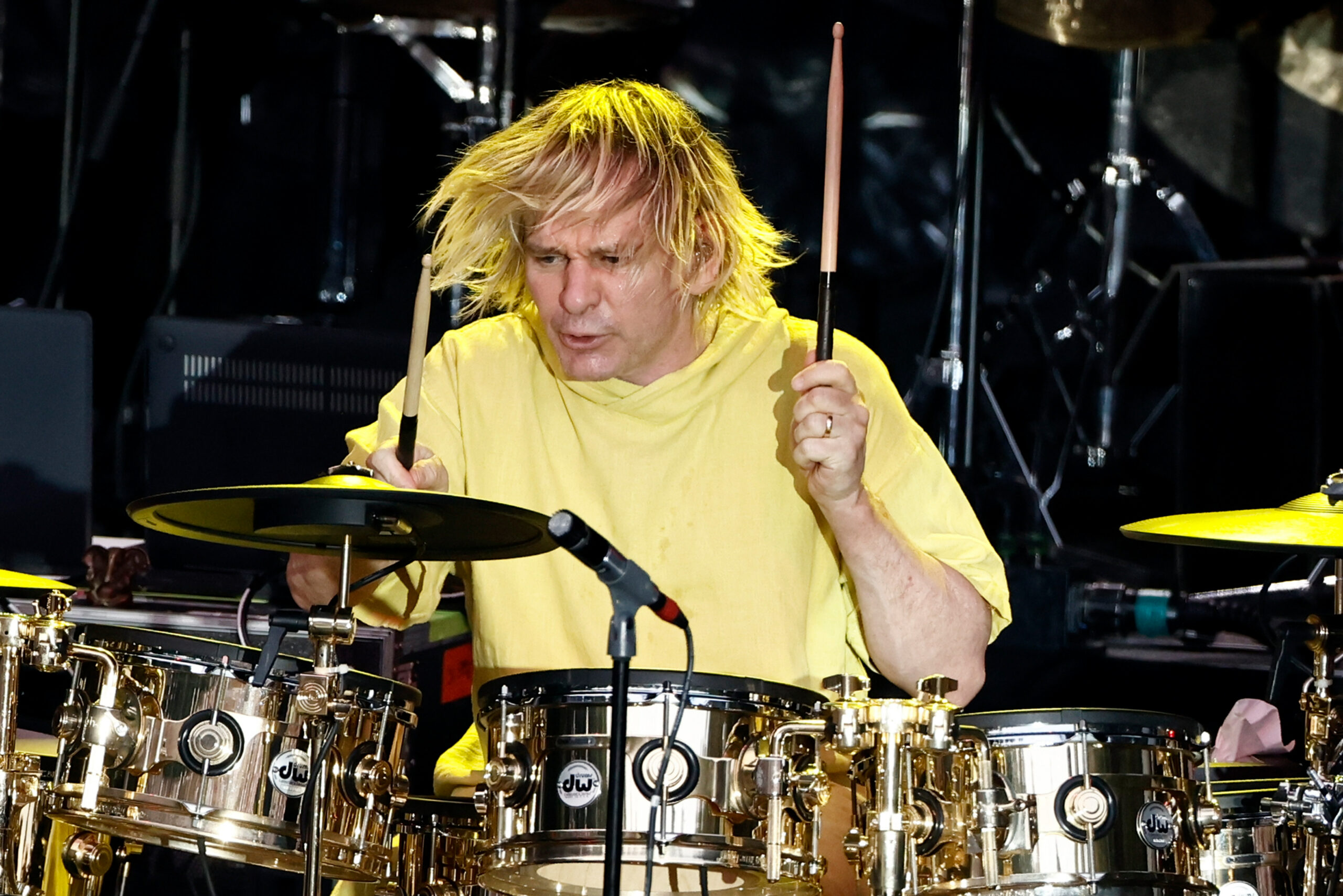 Zak Starkey am Schlagzeug