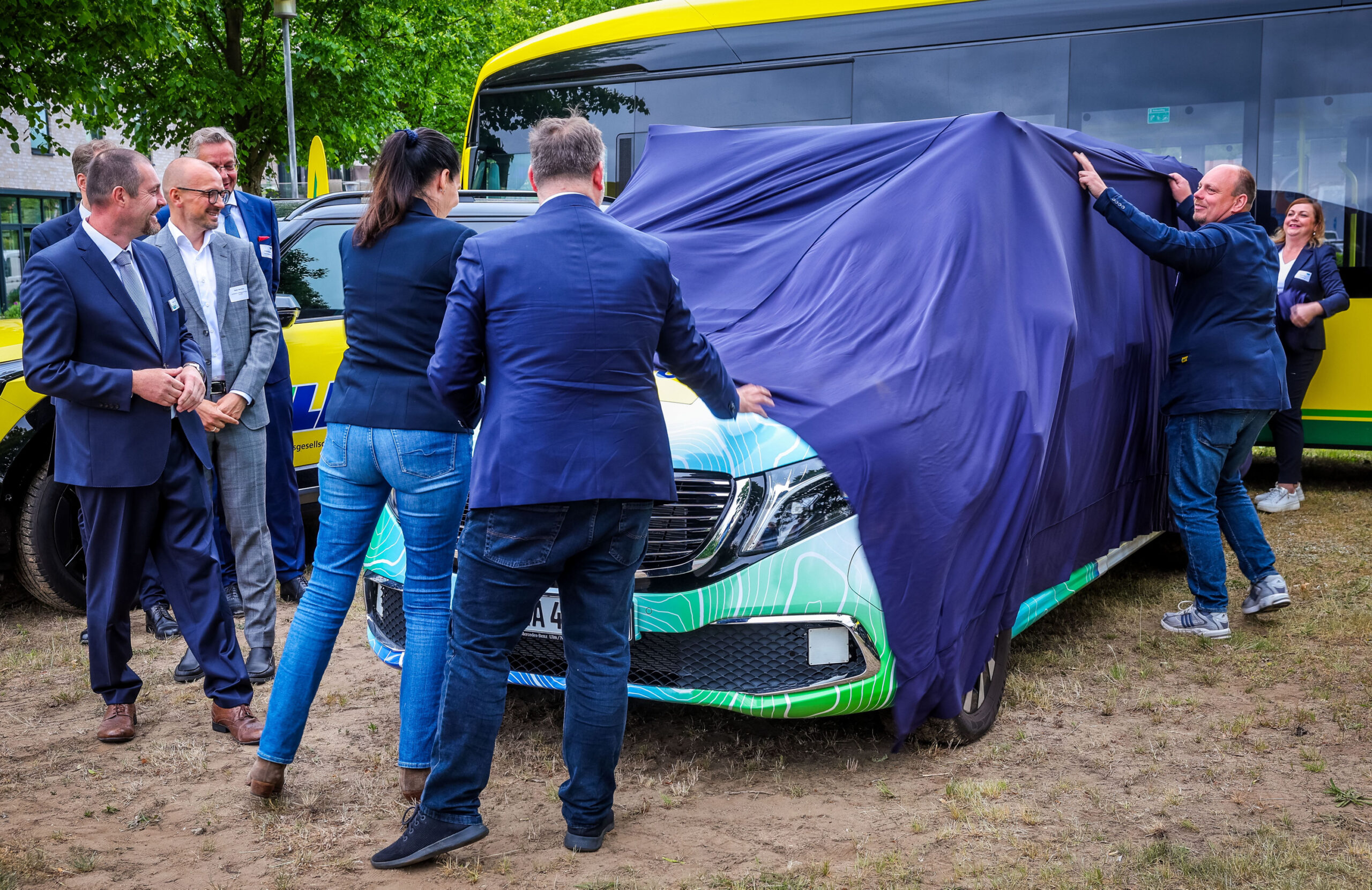 Enthüllung des fahrerlosen Rufbusses