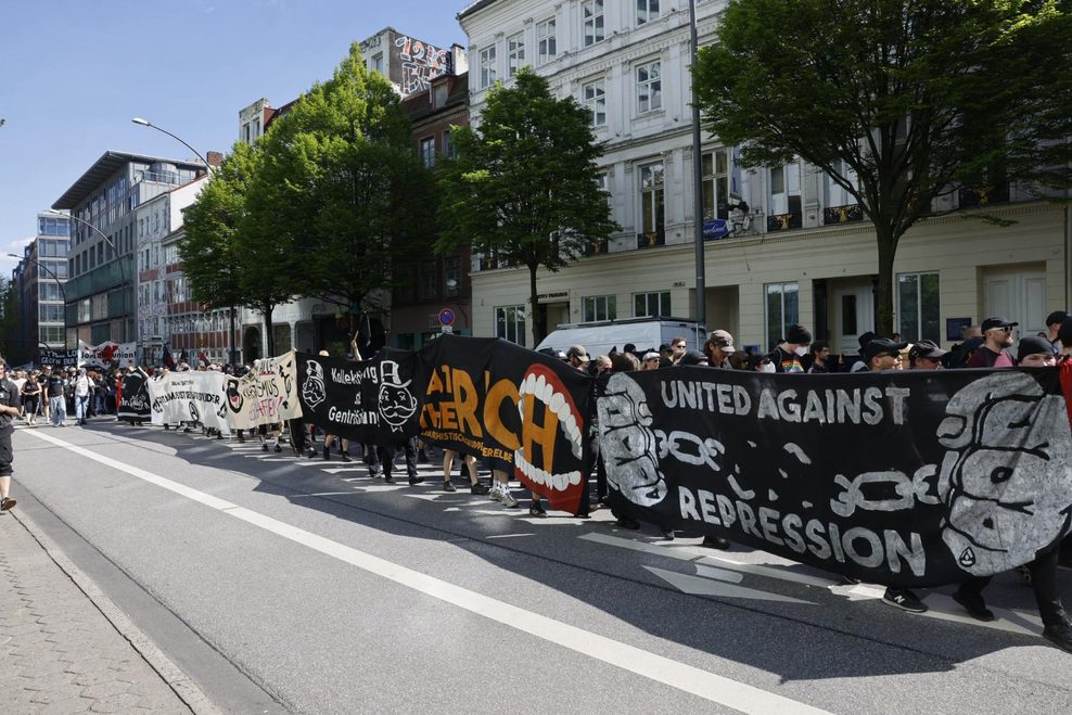 Der Demozug auf Höhe des Gängeviertels.