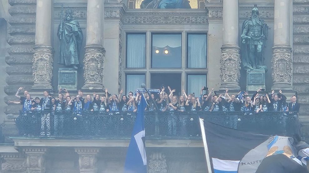 HSV-Frauen auf dem Rathausbalkon