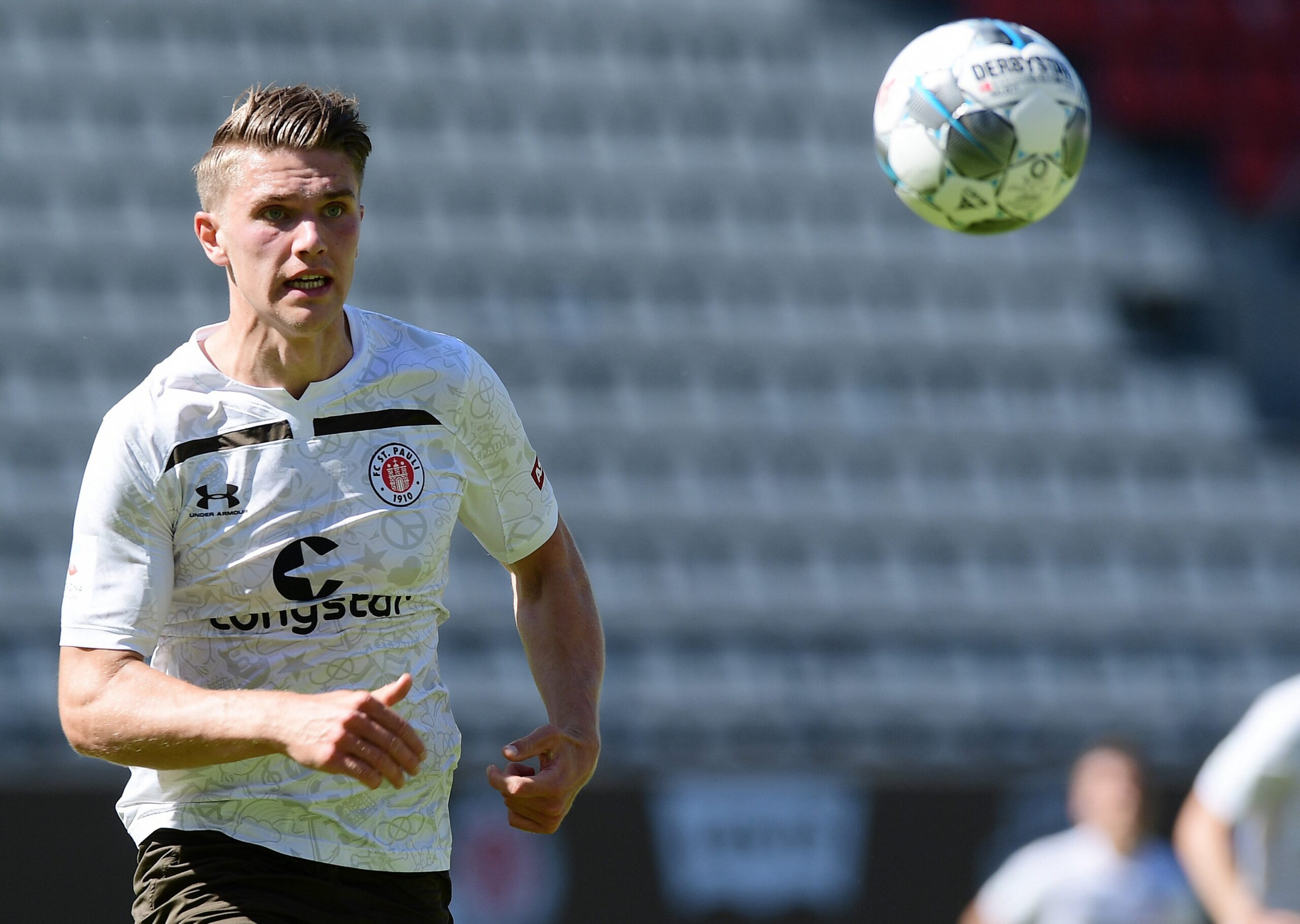 Viktor Gyökeres 2020 im St. Pauli-Trikot