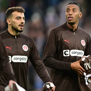 Danel Sinani und Morgan Guilavogui.