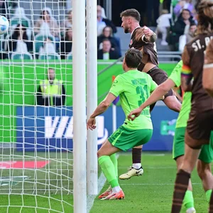 Siebe Van der Heyden trifft in Wolfsburg
