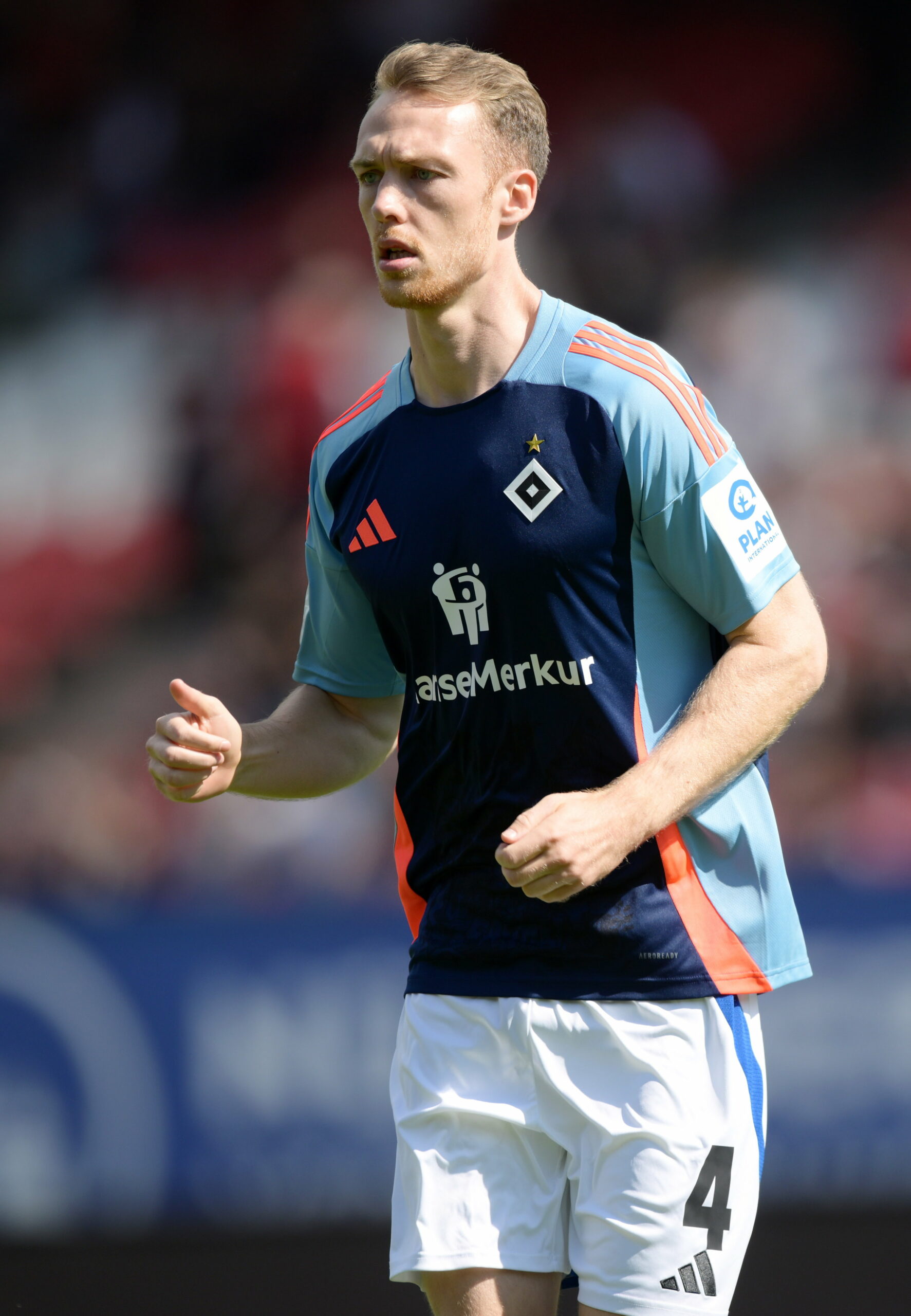 HSV-Kapitän Sebastian Schonlau imsHSV-Sondertrikot