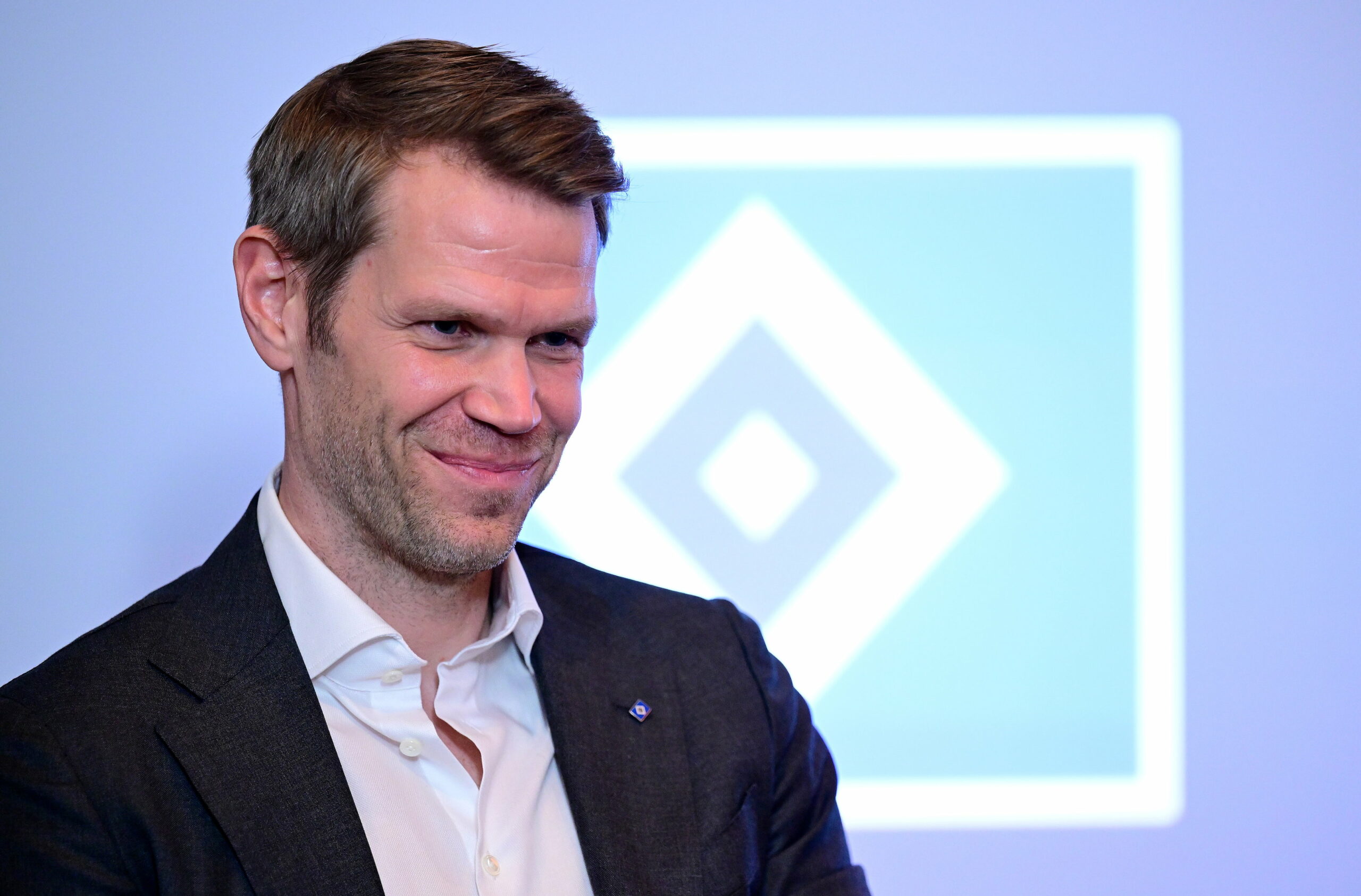 HSV-Vorstand Eric Huwer lächelt