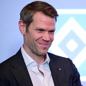 HSV-Vorstand Eric Huwer lächelt