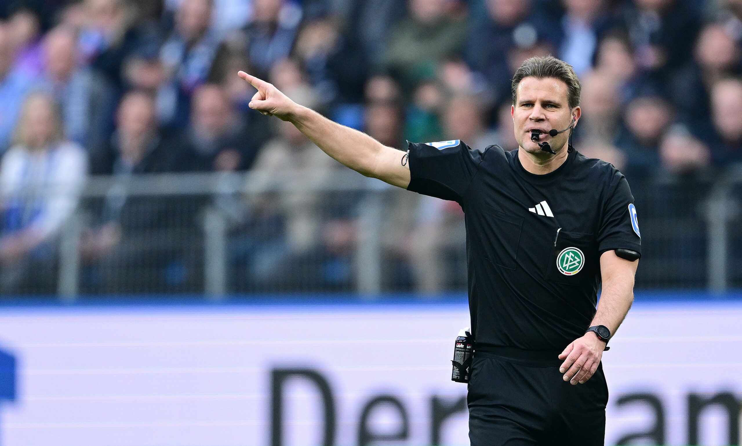 Schiri Felix Brych pfeift