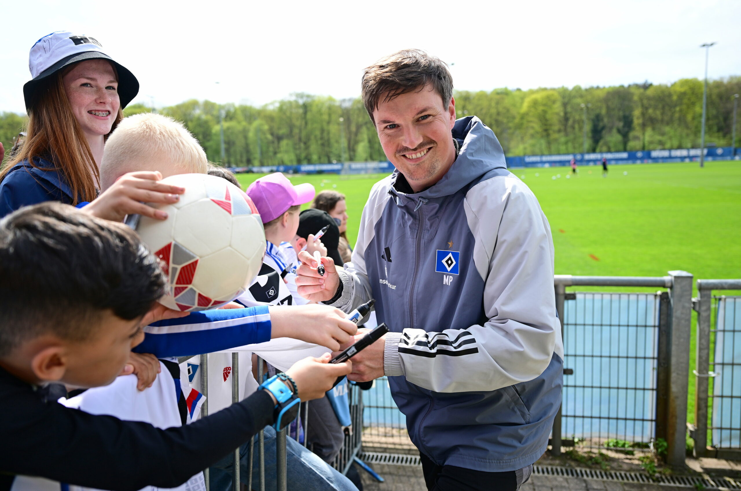 Immer auf Tuchfühlung zu Merlin Polzin: So waren es die HSV-Fans zumindest bis Mitte dieser Woche gewohnt.