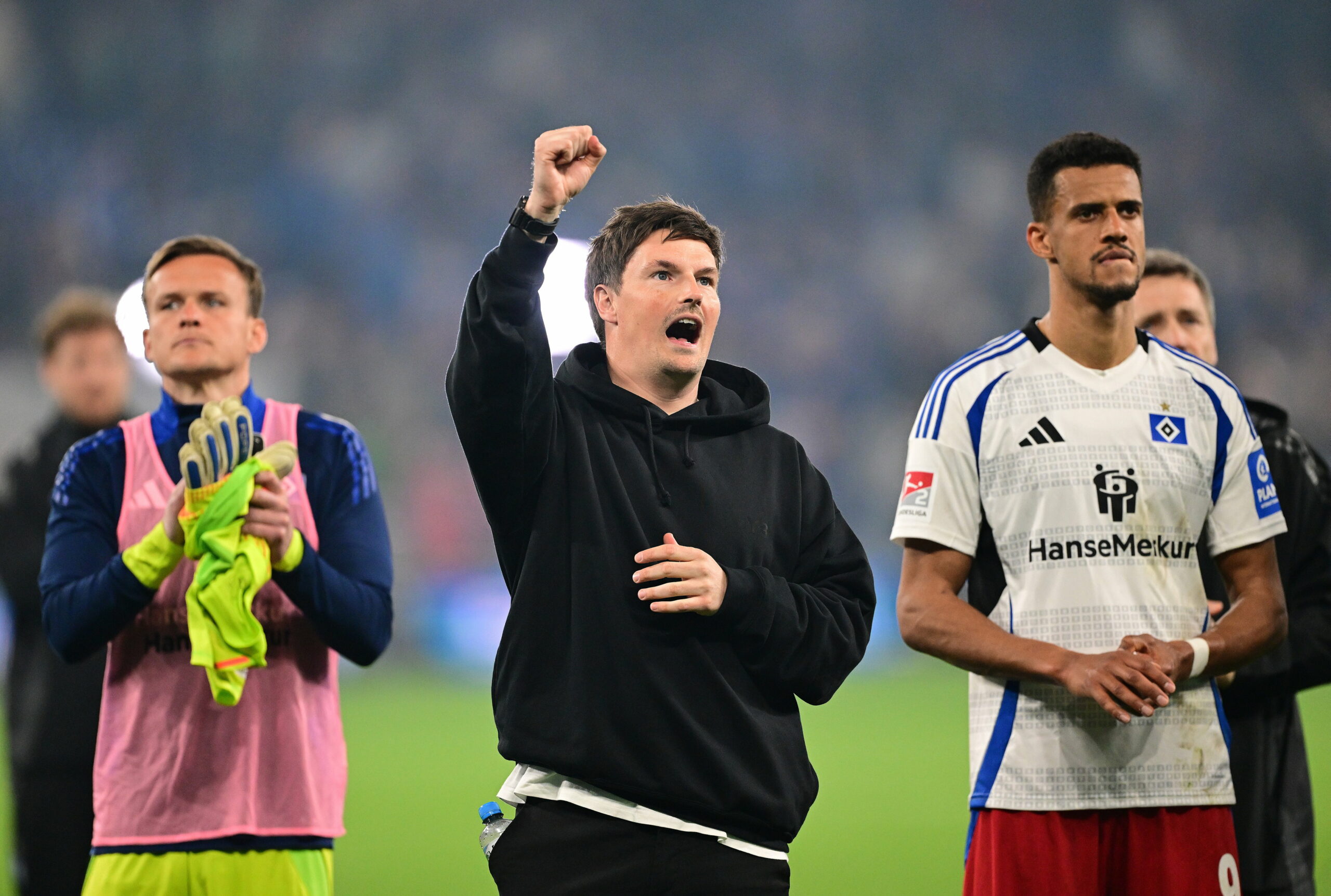 Merlin Polzin ballt die Faust und ruft