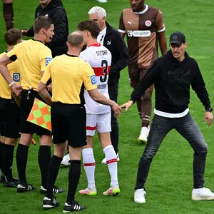 Alexander Blessin konnte seinen Ärger gegenüber den Schiedsrichtern nach Spielende auch nicht verbergen.