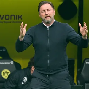 Ralph Hasenhüttl guckt frustriert