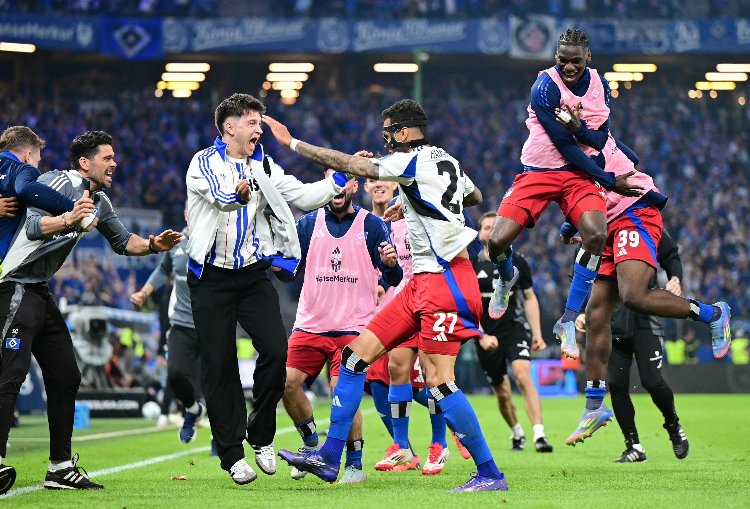 HSV-Ekstase nach dem 3:1 von Davie Selke