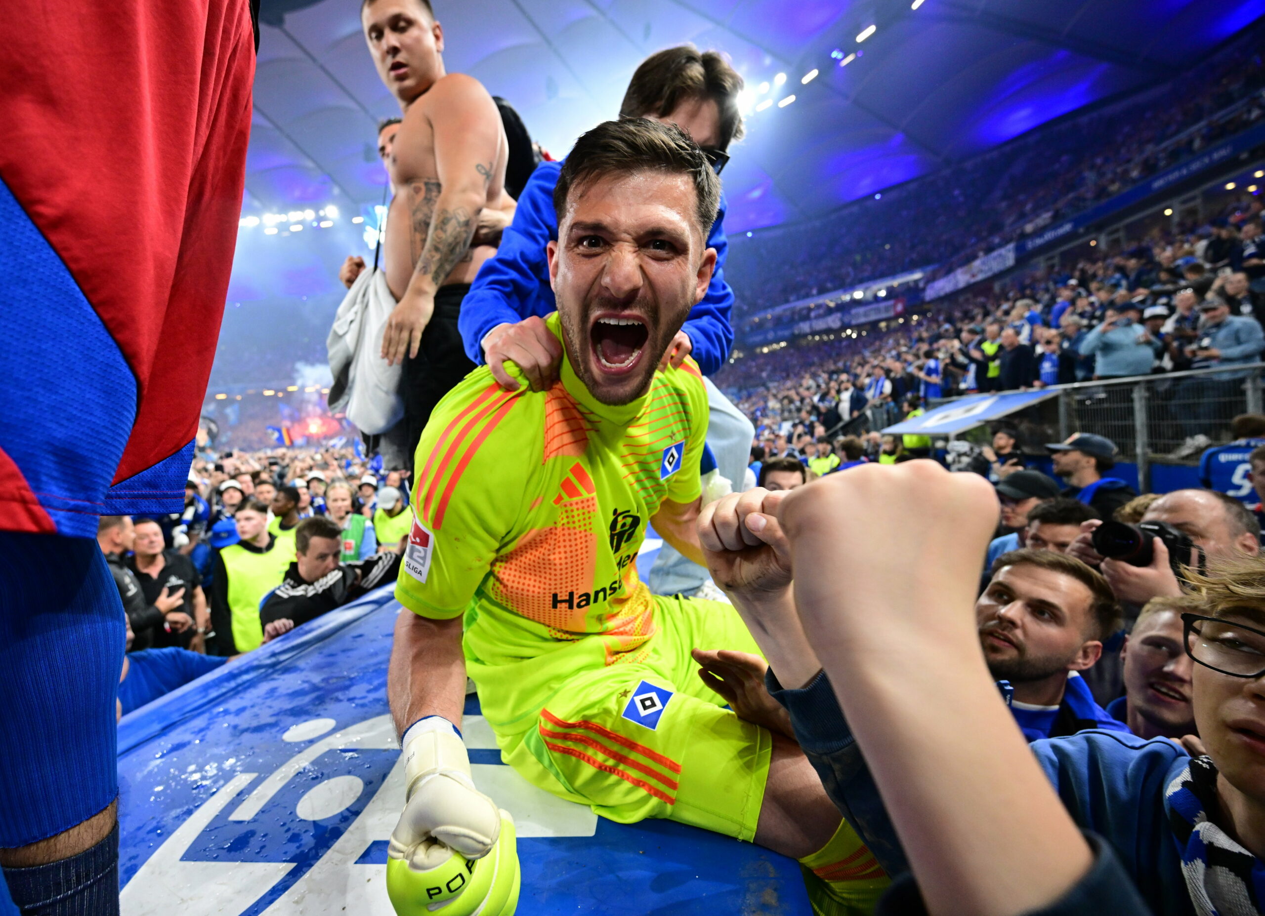 Daniel Heuer Fernandes brüllt in die Kamera