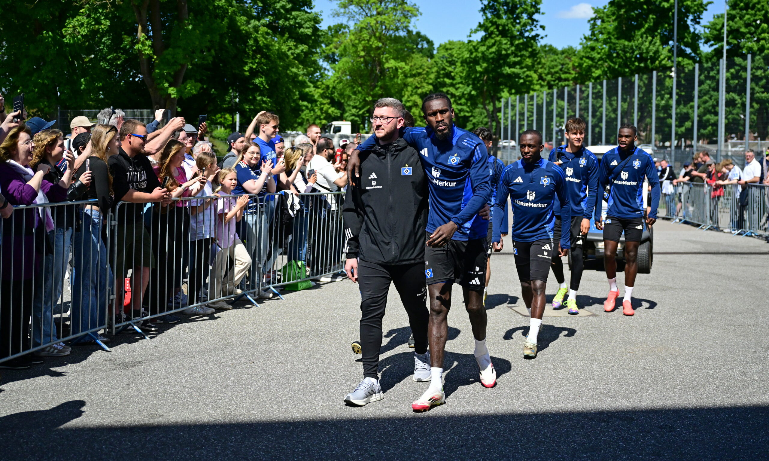 Bakerxy Jatta mit Fans