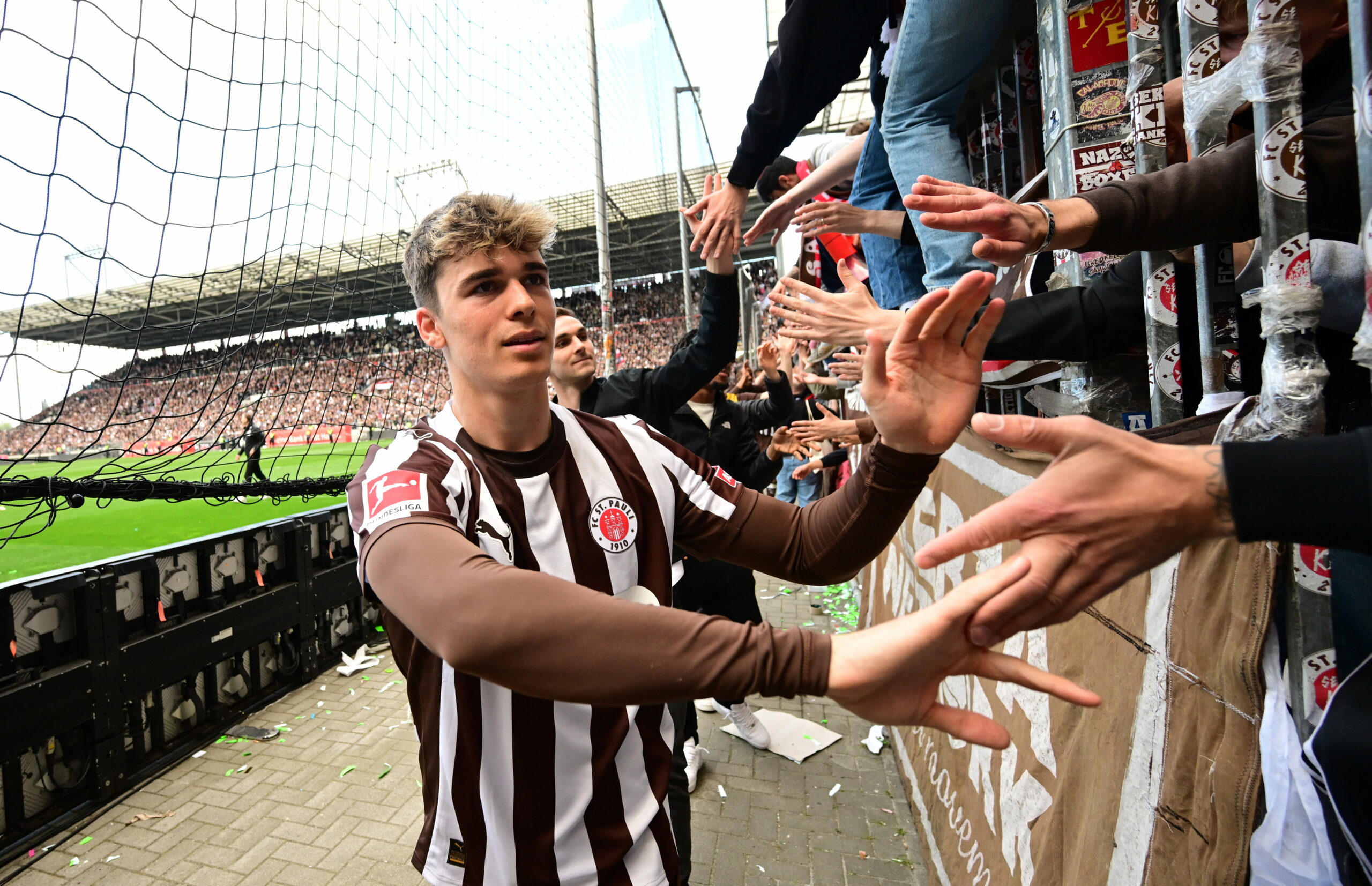 Noah Weißhaupt nach seinem letzten Spiel für den FC St. Pauli