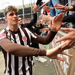 Noah Weißhaupt nach seinem letzten Spiel für den FC St. Pauli