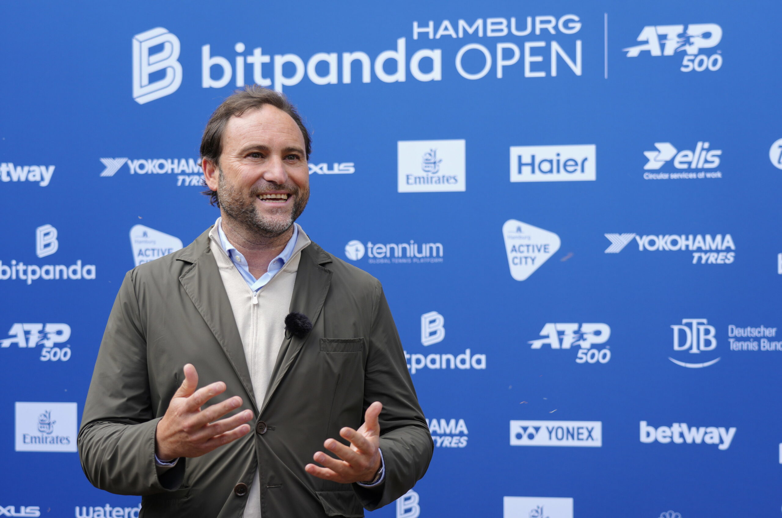 Enric Molina bei der Pressekonferenz am Rothenbaum