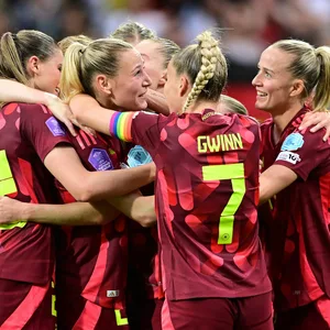 Die DFB-Frauen feiern den Sieg gegen die Niederlande