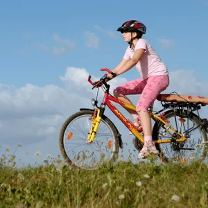 8-Jährige auf ihrem Fahrrad von Mann angesprochen – später wurde sie sexuell bedrängt