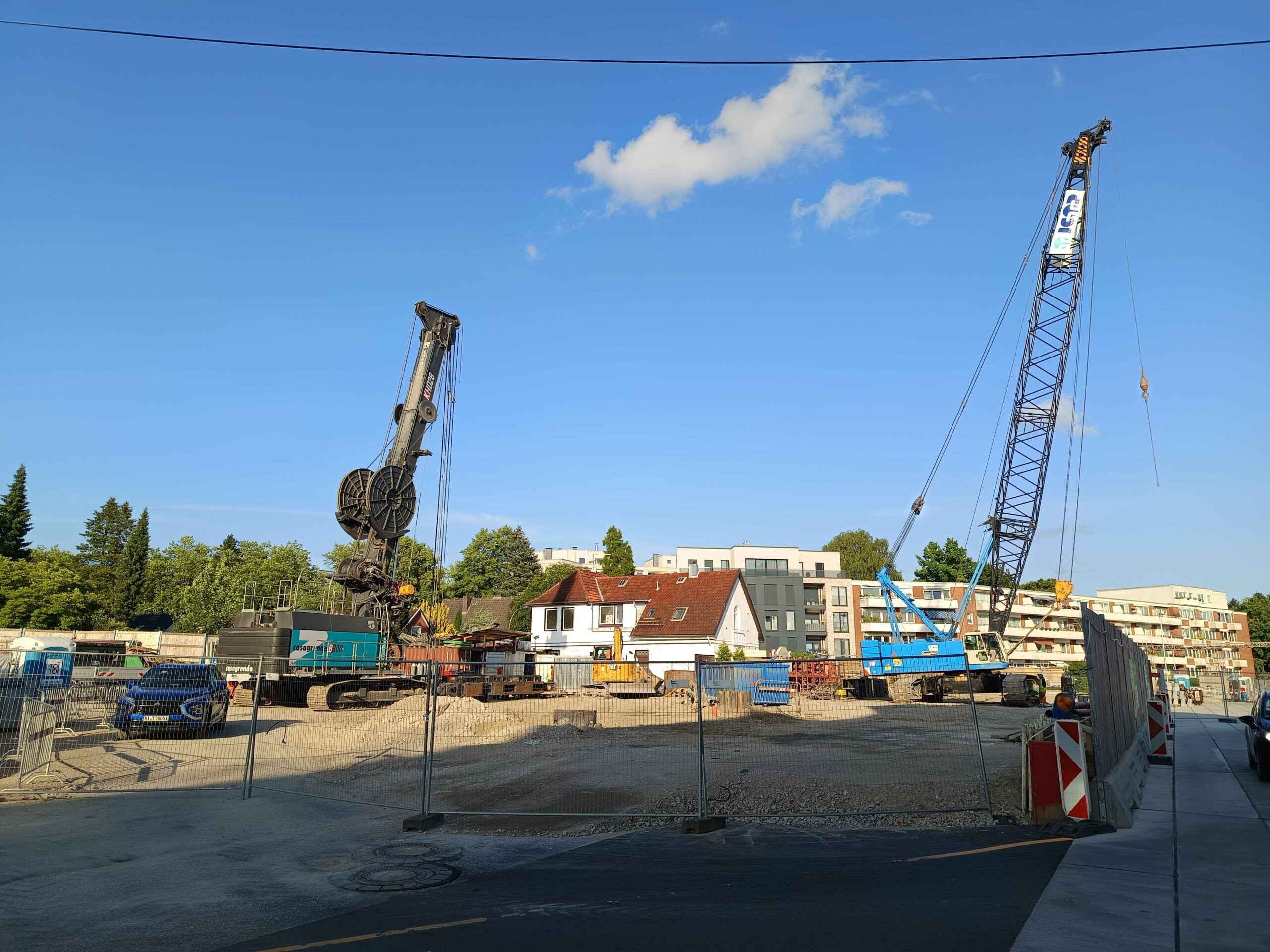 Blick auf die U5-Baustelle am Bramfelder Dorfplatz.