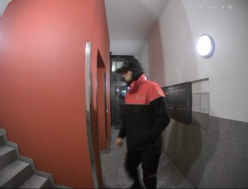 Bekanntes Elektronik Geschäft in der Schanze zwei Mal überfallen und ausgeraubt – Polizei fahndet mit Foto nach den Täter