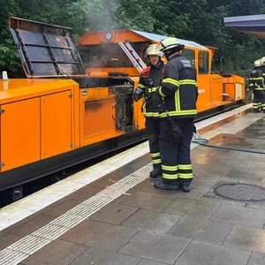 Eine brennende Akkulok hat am Freitagmorgen den Verkehr auf der U1 durcheinander gebracht.
