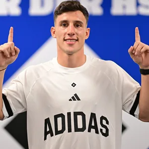 Nicolas Capaldo auf der Geschäftsstelle des HSV