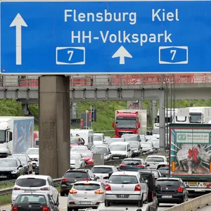 Stau auf der A7