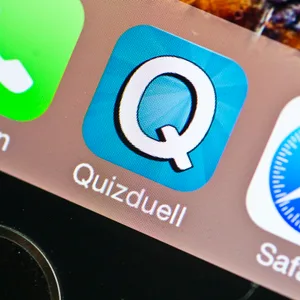 Der Angeklagte soll sich im Online-Spiel Quizduell als Frau ausgegeben und so Nacktbilder von einer 16-Jährigen erpresst haben.