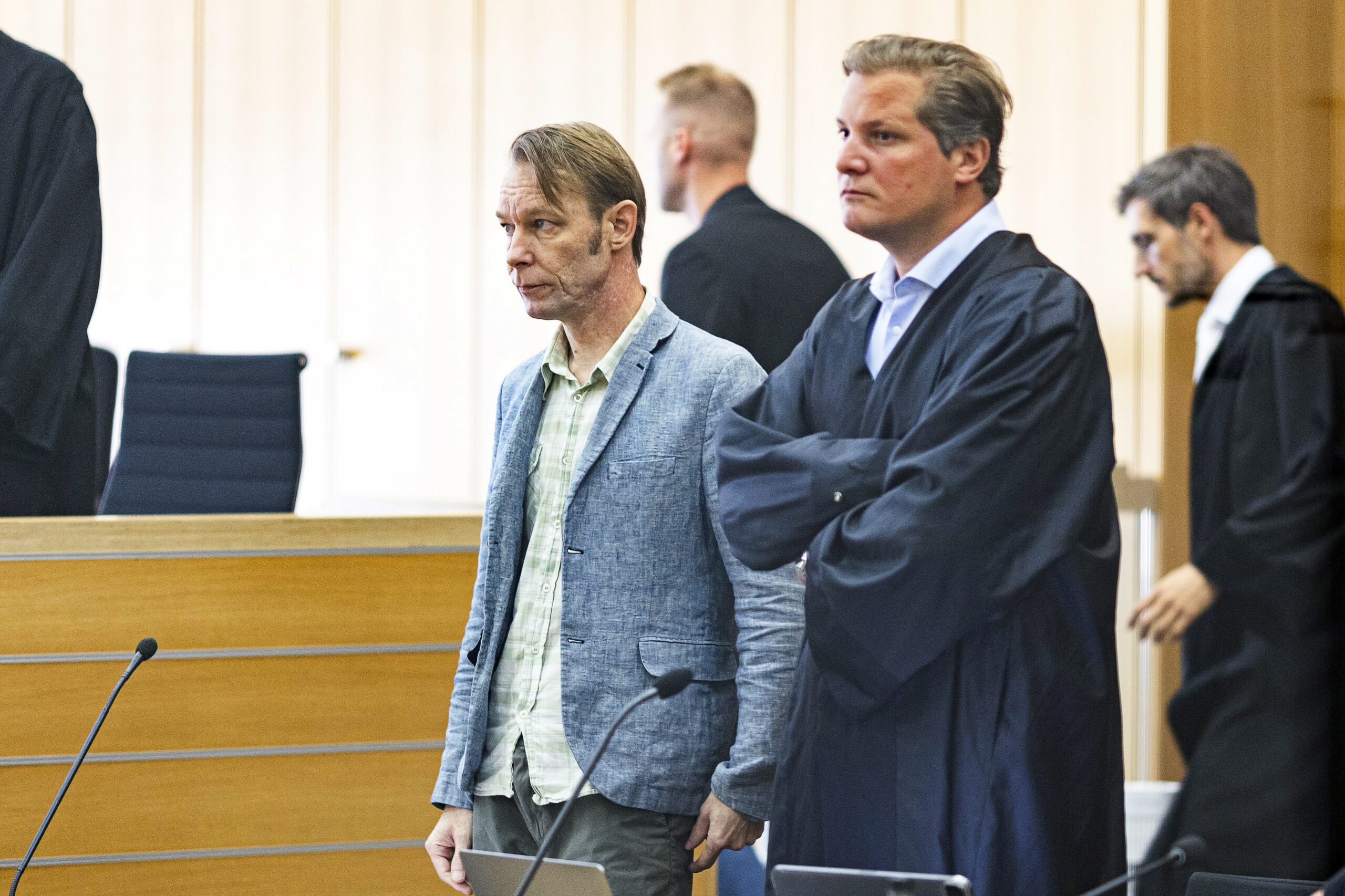 Der Angeklagte Christian B. in einem Gerichtssaal.