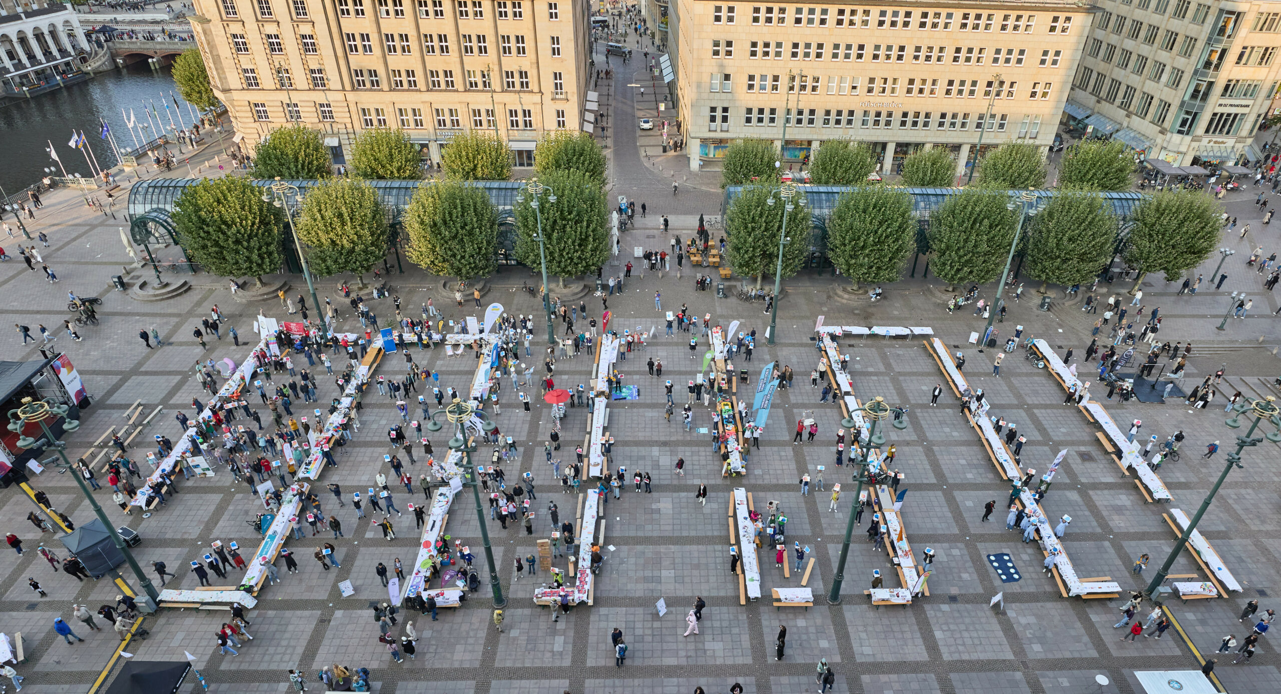 Tafel der Hamburger Stiftungstage (Archivbild)
