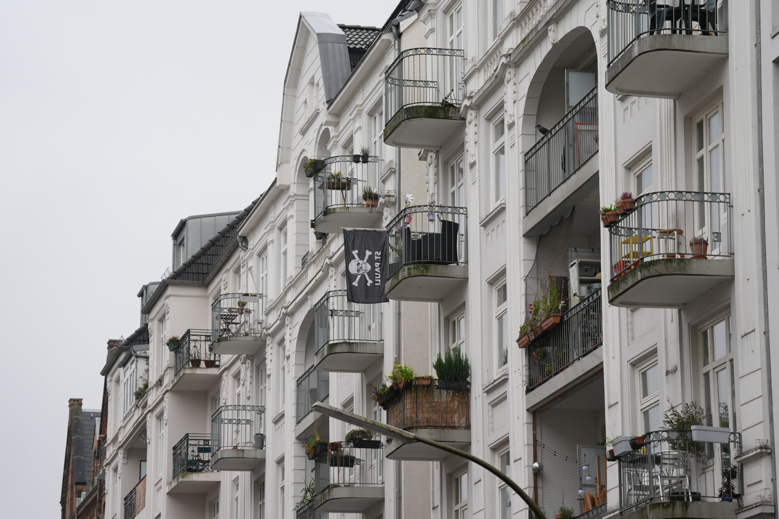 Gehört für viele – nicht nur St.-Pauli-Fans – einfach zwingend dazu: ein Balkon.