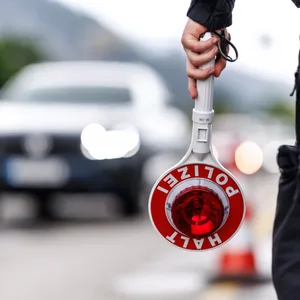 Illegales Rennen auf A1 bei Bargteheide – Raser nutzen sogar Rettungsgasse