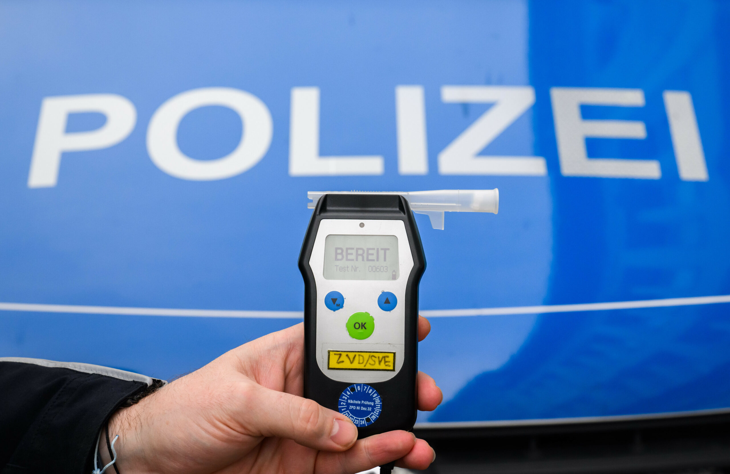 Ohnde Führerschein und mit 1,94 promille – Polizei stellt Audifahrer auf Autobahn in Barsbüttel