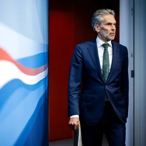 Premierminister Dick Schoof kündigte Neuwahlen an, nachdem der Rechtsnationalist Geert Wilders die Koalition hatte platzen lassen.