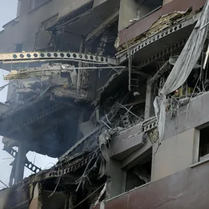 Ein Wohnblock in Teheran nach Israels Attacke in der Nacht.