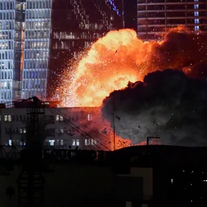 Einschlag einer iranischen Rakete in Tel Aviv.
