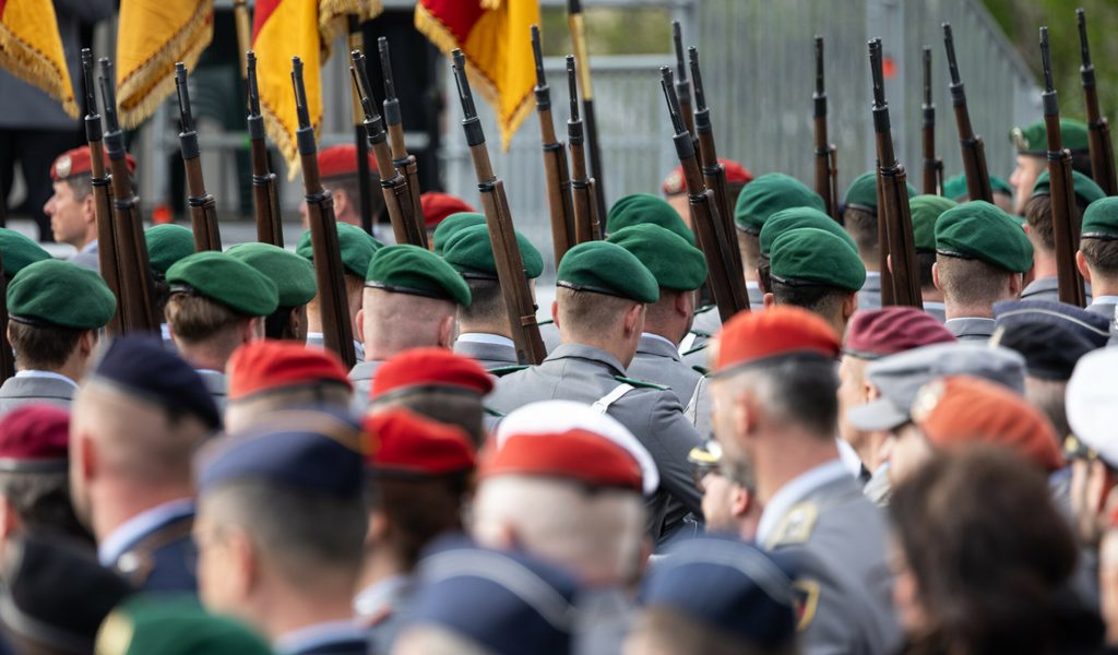 Bedrohung-aus-Russland-Union-erh-ht-Druck-bei-Wehrpflicht-Mehrheit-daf-r