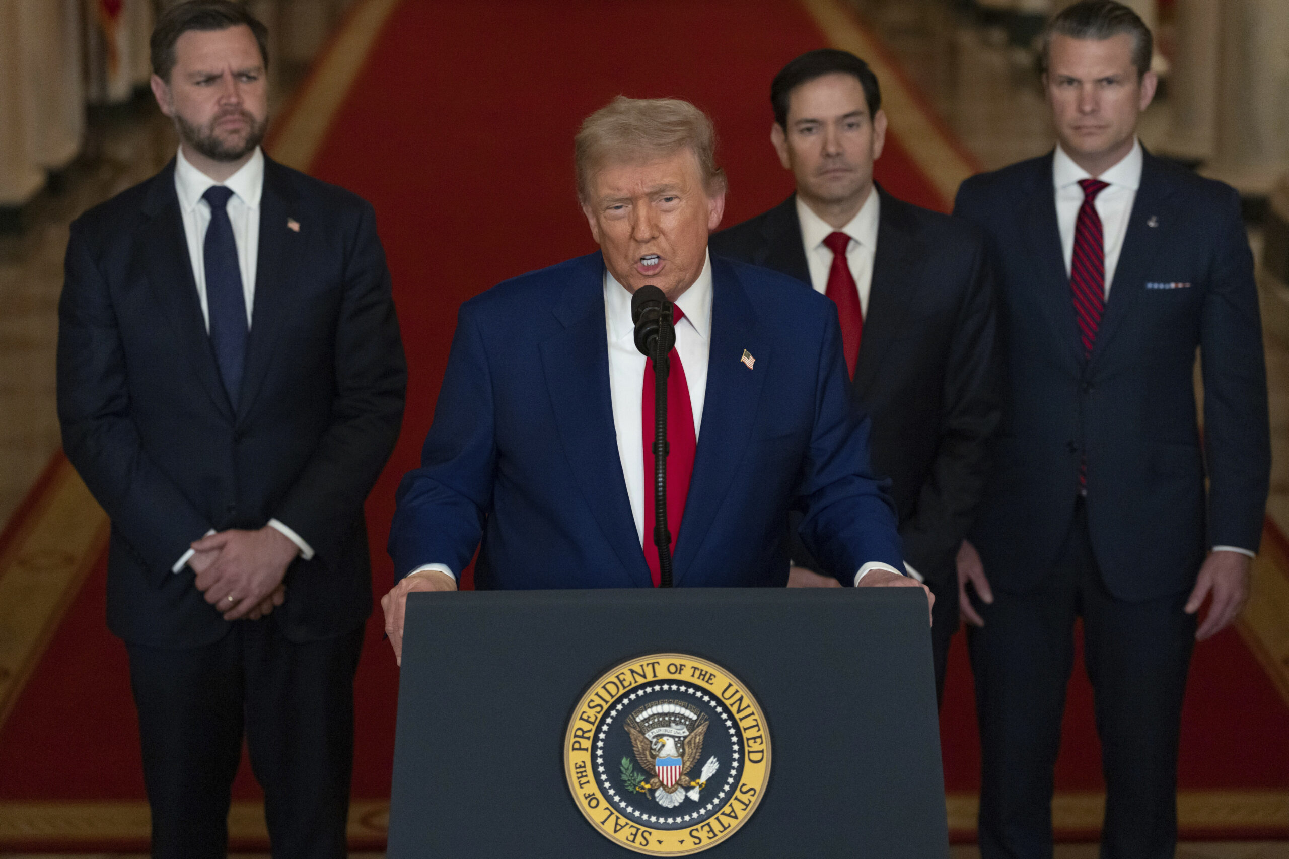 US-Präsident Donald Trump hat Militär-Schläge gegen das iranische Atomprogramm befohlen – obwohl selbst die US-Geheimdienste keine akute Gefahr sahen.