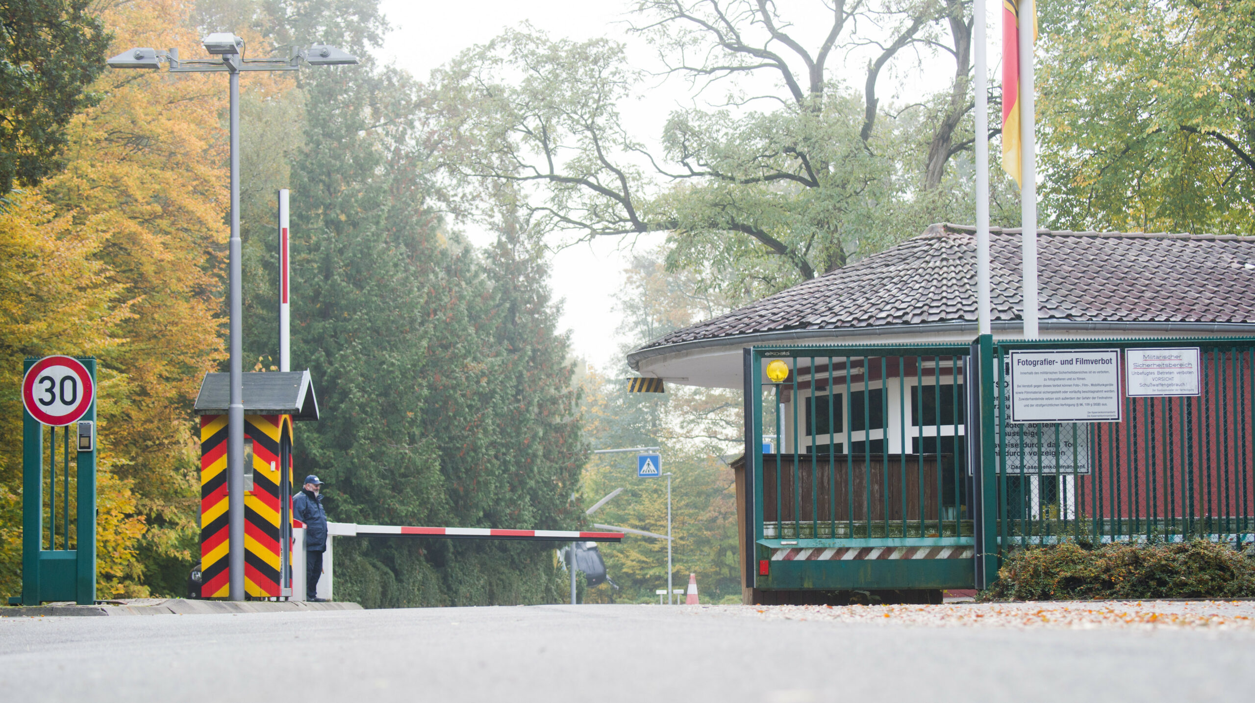 Zufahrt zu einer Kaserne in Celle (Symbolbild).