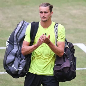 Alexander Zverev ist nach der Niederlage gegen Daniil Medvedev enttäuscht