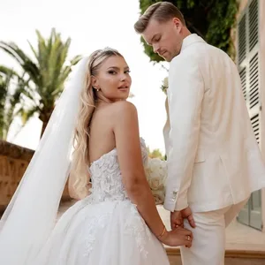 Lea und Maximilian Mittelstädt bei ihrer Hochzeit auf Mallorca