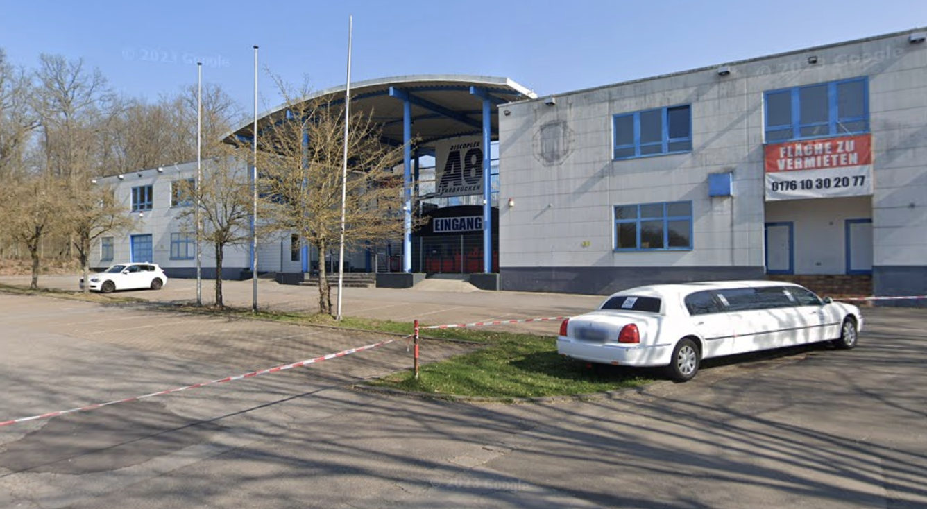 Die Disco „Discoplex A8“ befindet sich in einer Lagerhalle in Saarbrücken.