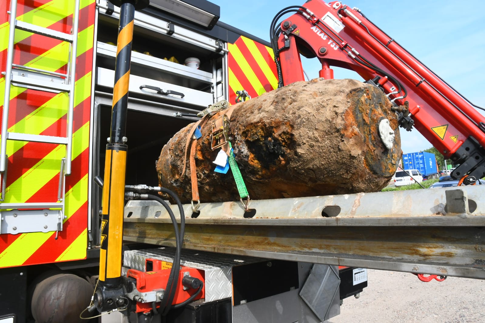 Um die 1000-Pfund-Bombe sicher zu entschärfen, musste auch die Köhlbrandbrücke gesperrt werden.