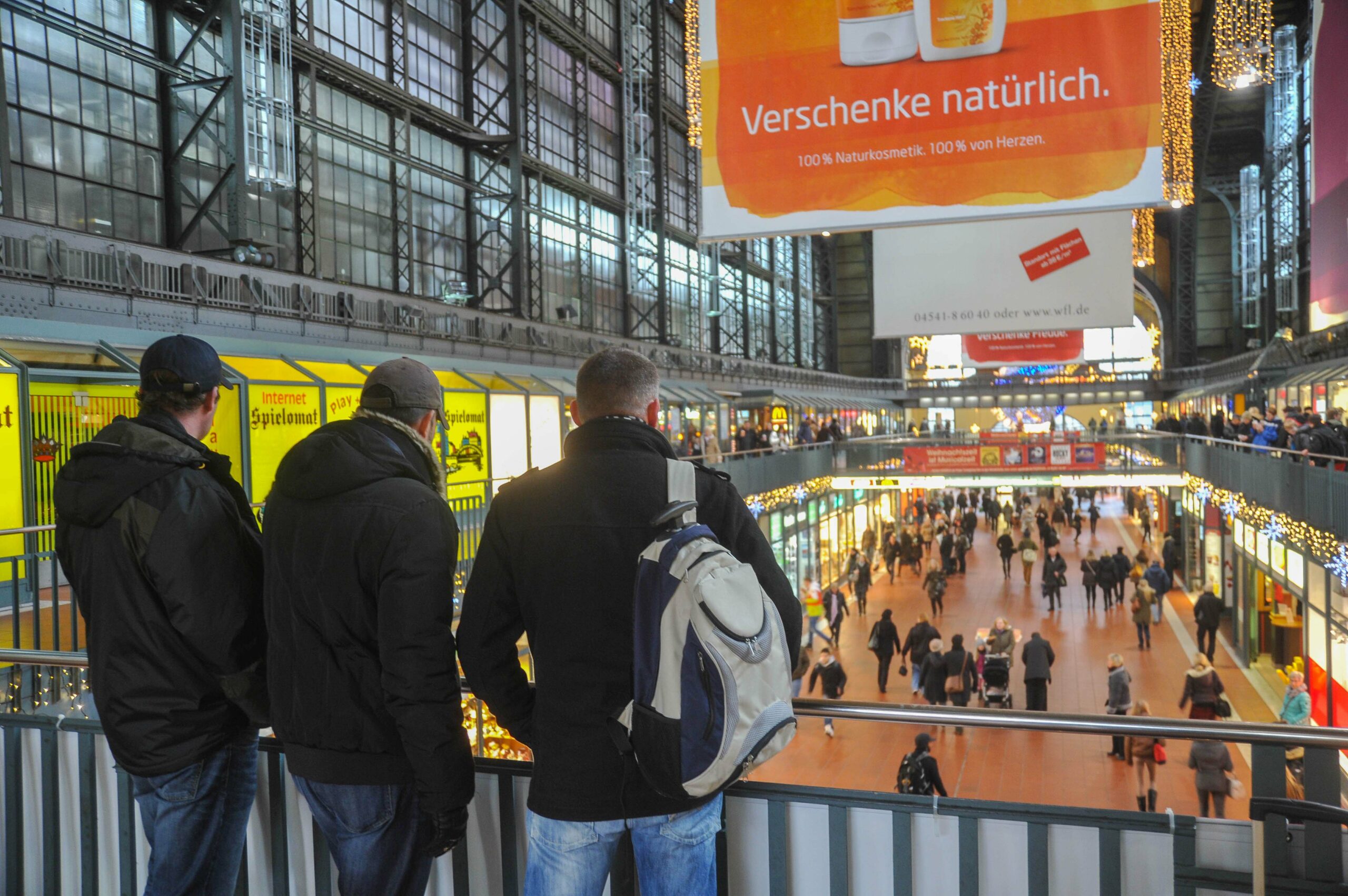 Superhirn der Bundespolizwi erkennt Kofferdieb im Hauptbahnhof wieder und nimmt ihn fest