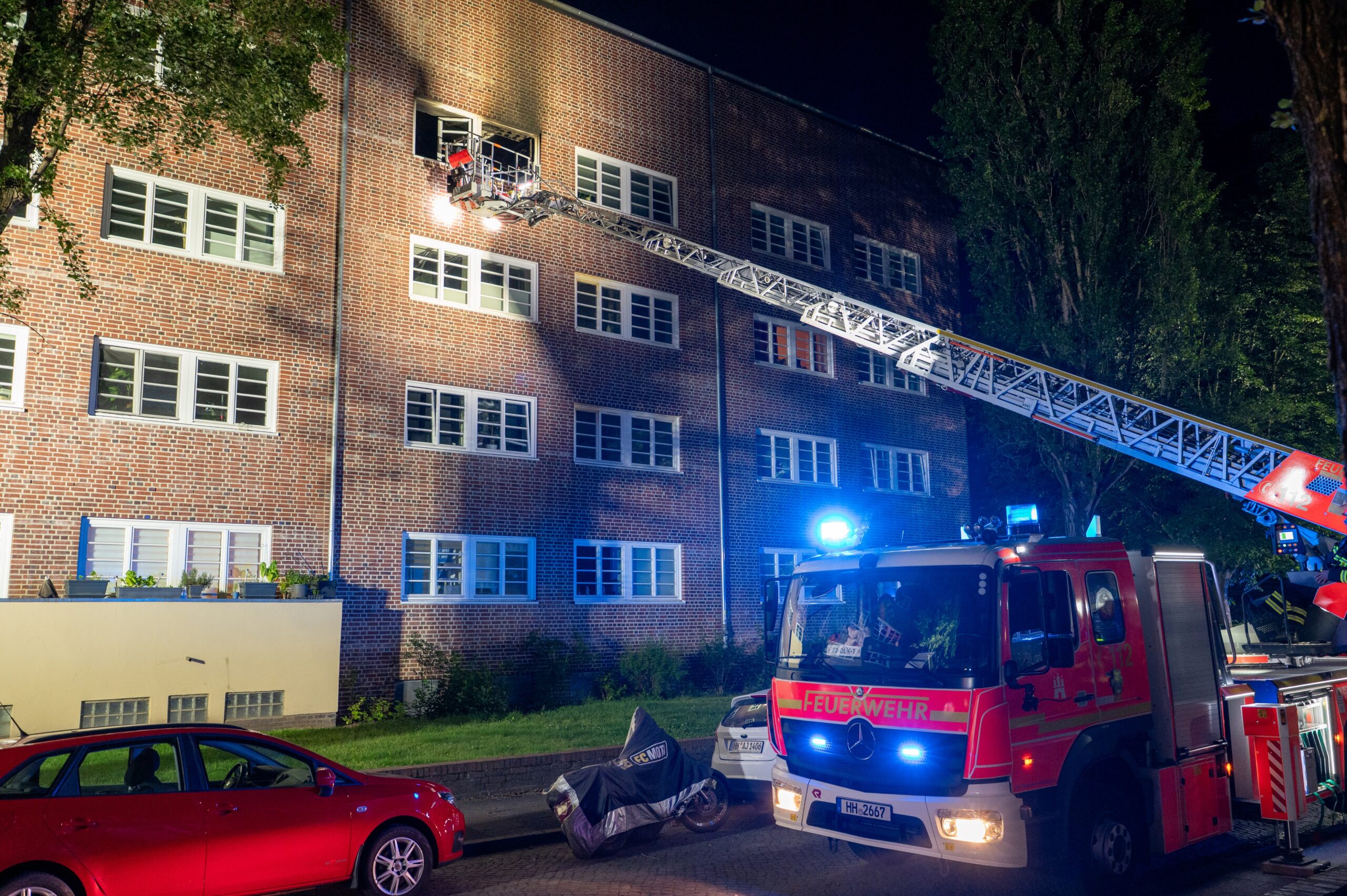 Die Wohnung an der Mülhäuser Straße in Hamburg-Dulsberg brannte komplett aus.